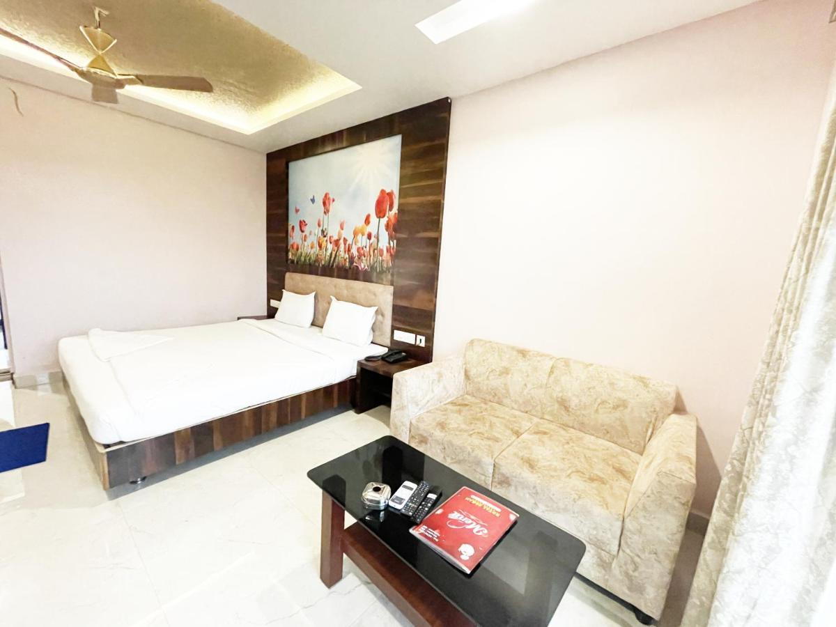 Shree Ganesh Hotel Puri Εξωτερικό φωτογραφία